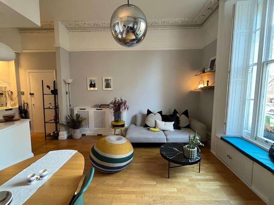 Gorgeous 2 Bedroom Flat In Charming Swiss Cottage London Ngoại thất bức ảnh