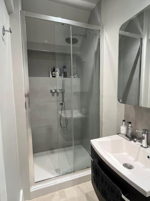 Gorgeous 2 Bedroom Flat In Charming Swiss Cottage London Ngoại thất bức ảnh